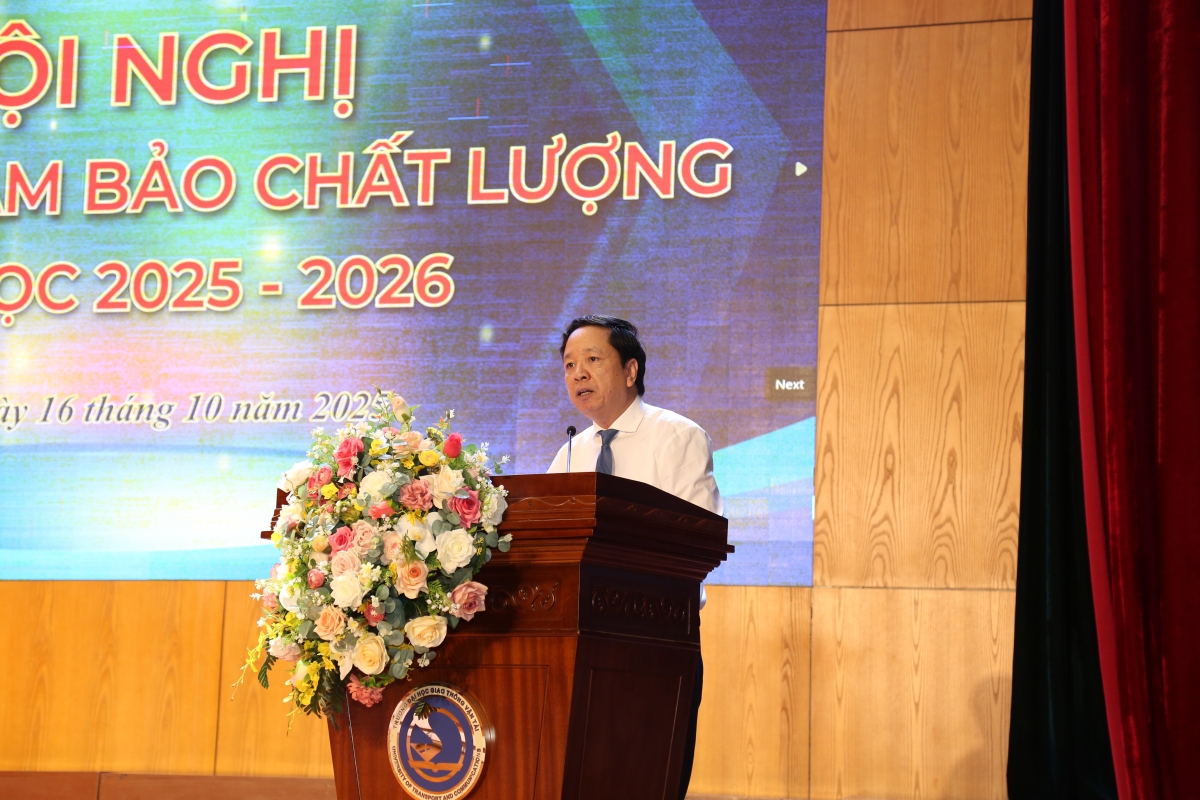 PGS.TS Nguyễn Văn Hùng, Hiệu trưởng Trường ĐH Giao thông vận tải (Ảnh: Trường ĐH GTVT)