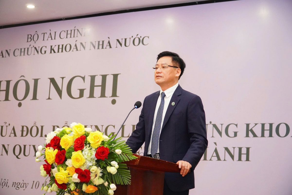 Theo ông Hoàng Văn Thu, Phó Chủ tịch UBCKNN, các điểm sửa đổi, bổ sung Luật Chứng khoán có thể chia thành 3 nhóm chính sách chủ yếu. Ảnh UBCK