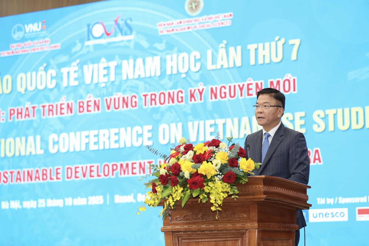 Phó Thủ tướng Chính phủ Lê Thành Long phát biểu tại hội thảo quốc tế “Việt Nam: Phát triển bền vững trong kỷ nguyên mới” (Ảnh: BTC)