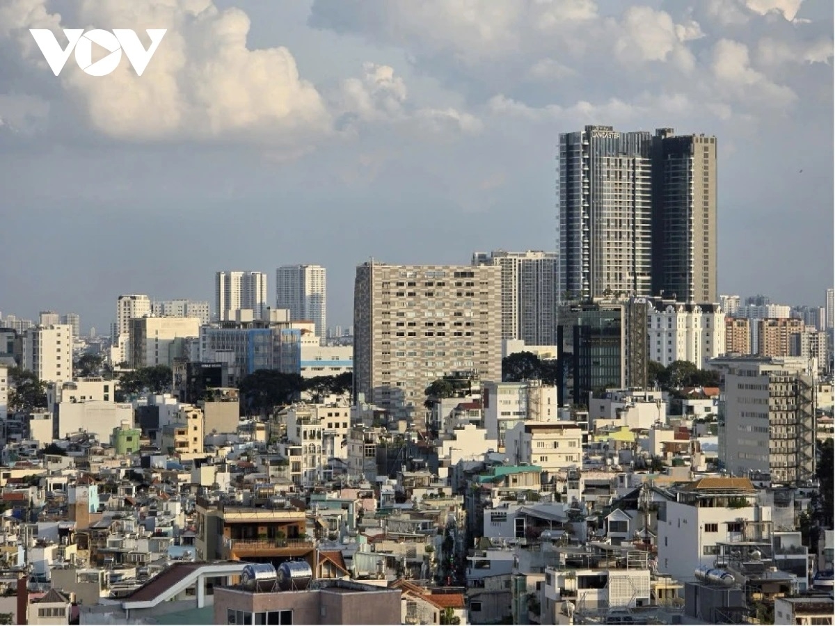 Bất động sản từ lâu đã trở thành 'nam châm hút vốn' của nền kinh tế