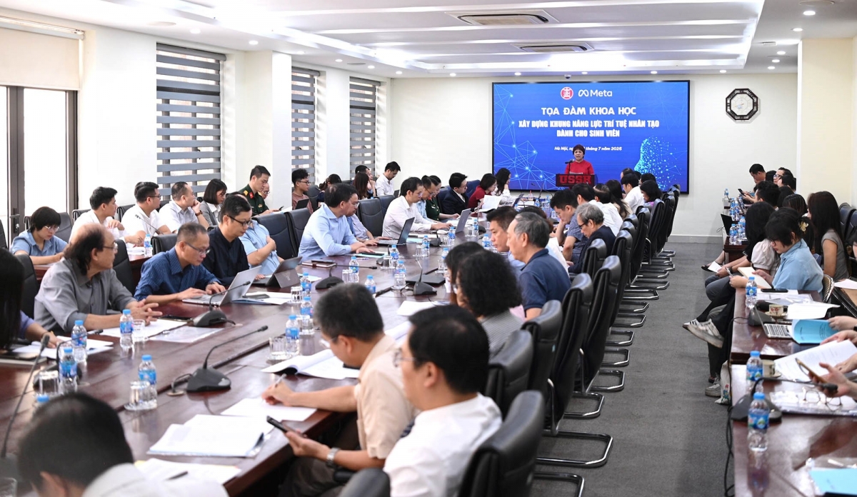 Tọa đàm lấy ý kiến xây dựng Khung năng lực AI dành cho sinh viên tháng 7/2025 (Ảnh: Thu Lương)