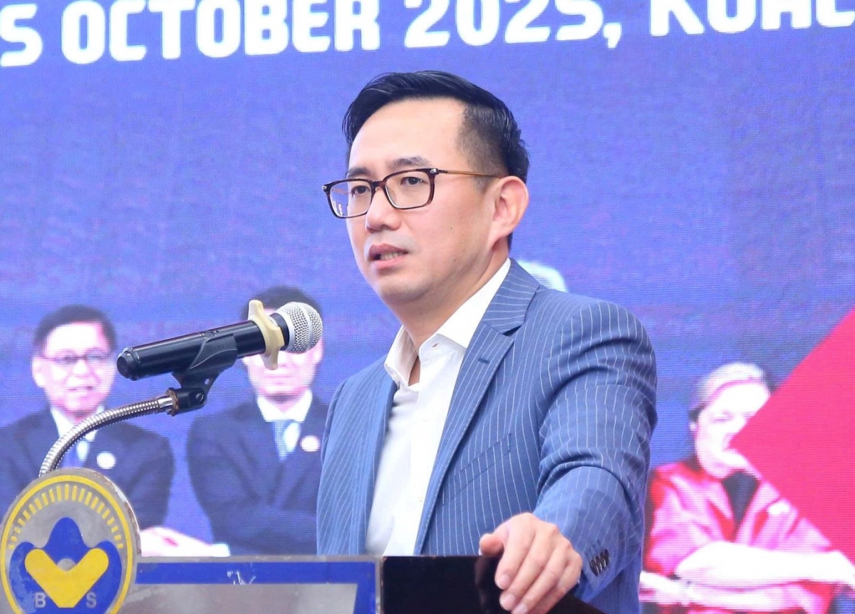 Đại sứ Trần Đức Bình, Vụ trưởng Vụ ASEAN, Bộ Ngoại giao trình bày kết quả Hợp tác Chính trị - An ninh ASEAN 2025