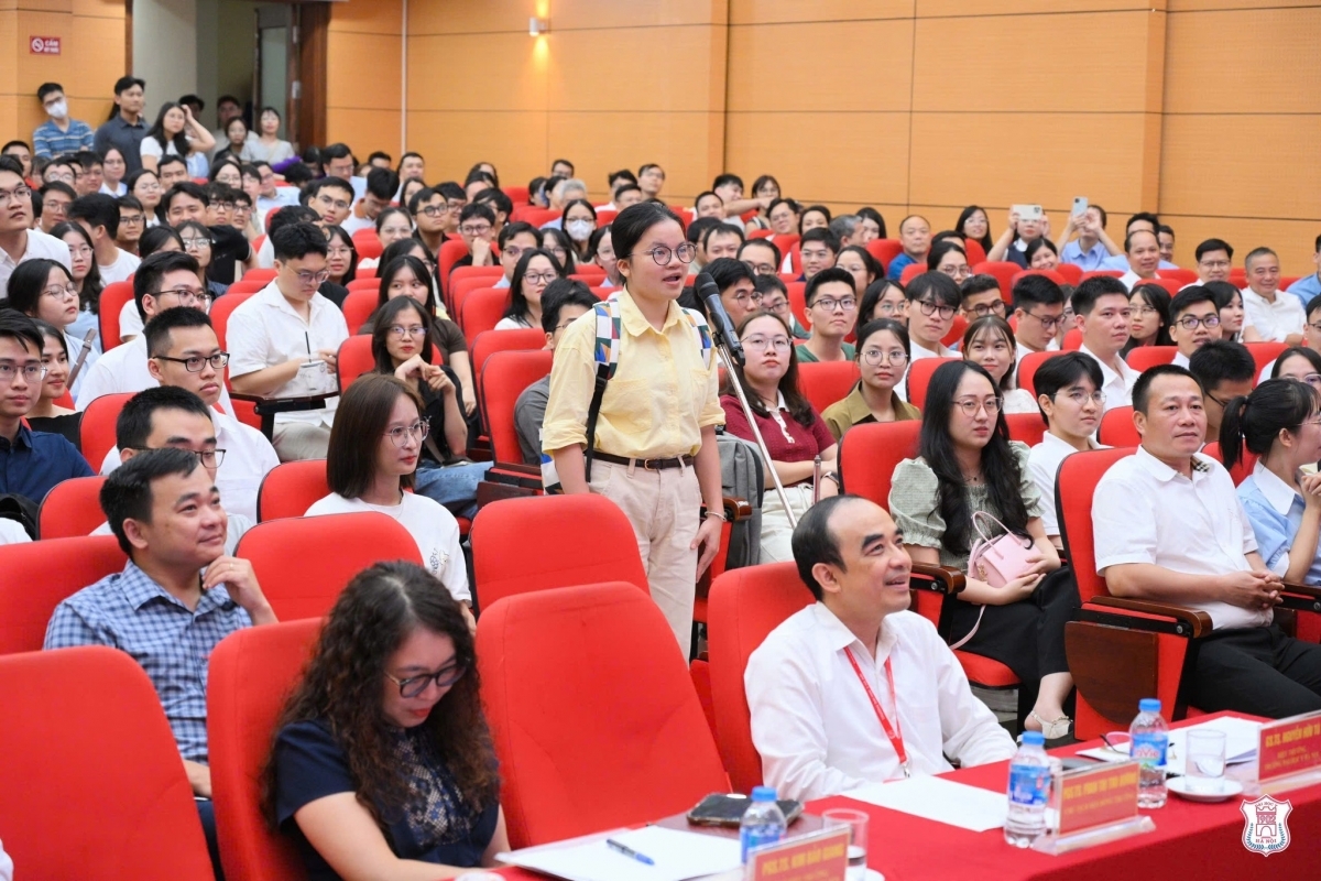 Lựa chọn chuyên ngành bác sĩ nội trú tại Trường ĐH Y Hà Nội. Ảnh: HMU