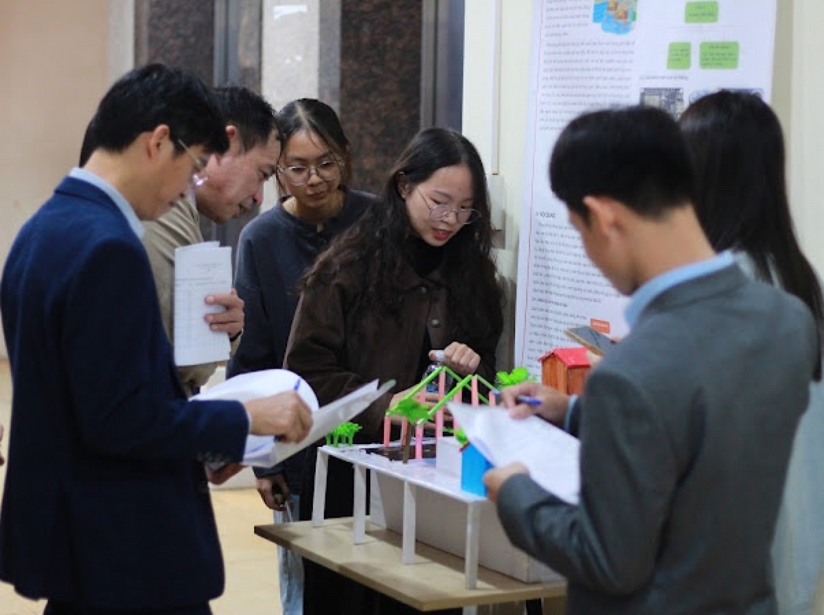 Cuộc thi ứng dụng kỹ thuật như “IoT Applications” 2025 trong chuỗi sự kiện kỉ niệm 55 năm thành lập khoa Sư phạm Kỹ thuật, nay là khoa Sư phạm Kỹ thuật và Công nghệ.