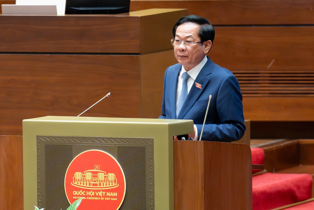 Bộ trưởng Bộ Nội vụ Đỗ Thanh Bình giải trình ý kiến của ĐBQH. (Ảnh: Quốc hội)