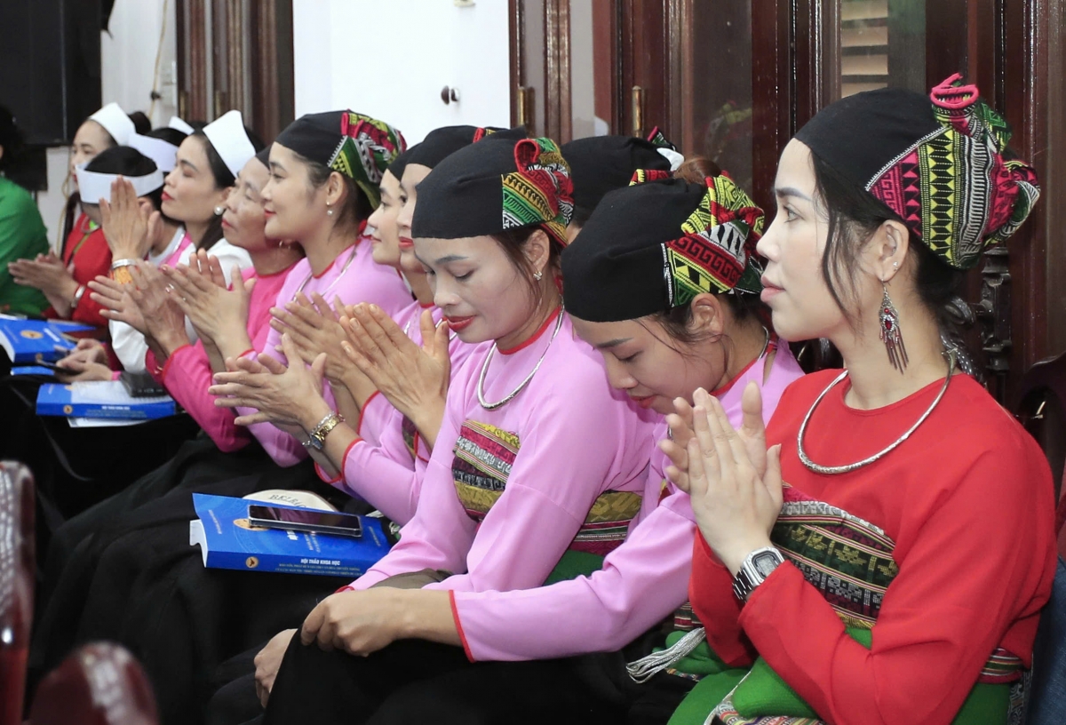 Đồng bào tham dự hội thảo. Ảnh: Tuấn Minh