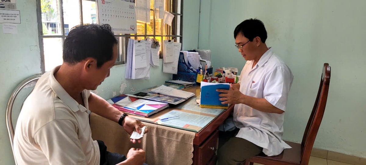 Bệnh nhân tại Khoa Điều trị rắn cắn, Trung tâm Nuôi trồng, Nghiên cứu, Chế biến Dược liệu. Ảnh: VOV ĐBSCL