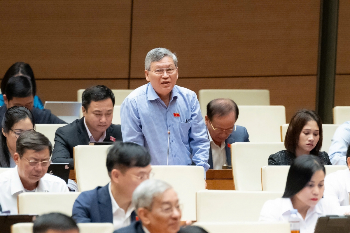 Đại biểu Tô Văn Tám (Đoàn ĐBQH tỉnh Quảng Ngãi) - nguồn media Quốc hội