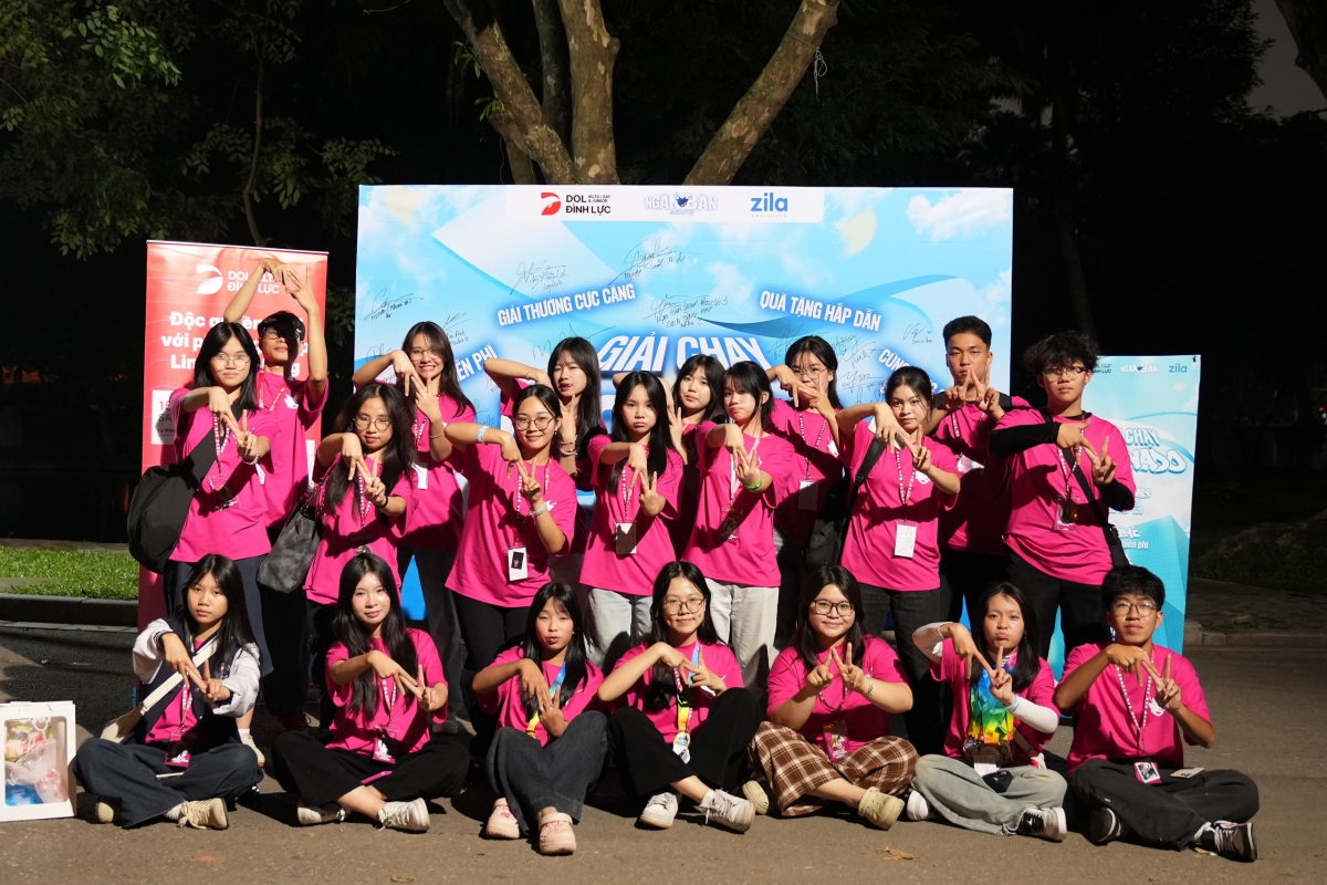 Thành viên dự án "Ngăn bàn" mùa 5