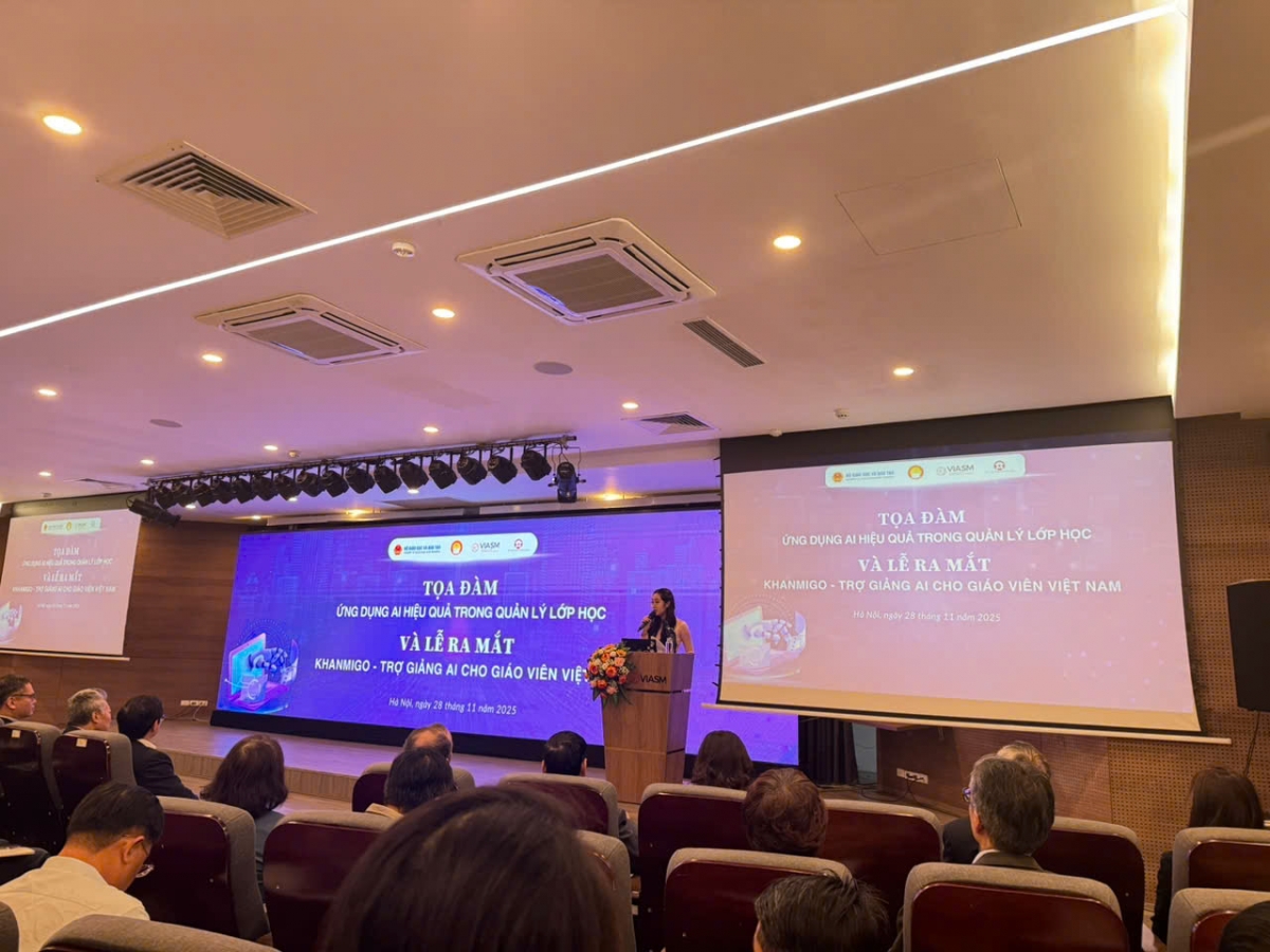 Các đại biểu tham dự sự kiện - Ảnh: VIASM