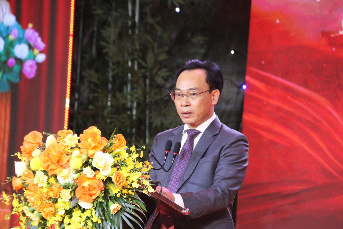 PGS.TS Hoàng Minh Sơn, Giám đốc ĐHQGHN phát biểu tại buổi lễ (Ảnh: VNU)