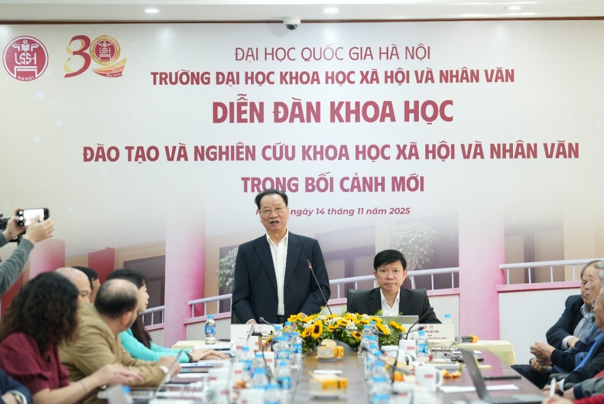 GS.TS Phùng Hữu Phú - nguyên Phó Chủ tịch Thường trực Hội đồng Lý luận Trung ương phát biểu (Ảnh: BTC)