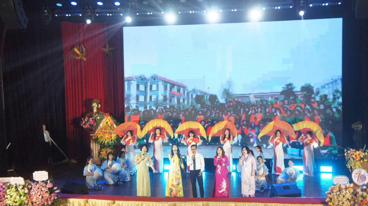 Lễ kỉ niệm 70 năm thành lập khoa Ngôn ngữ và Văn hóa Trung Quốc (Ảnh: BTC)