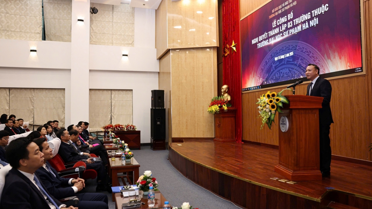 Toàn cảnh lễ công bố nghị quyết thành lập 3 trường thuộc trường đại học Sư phạm Hà Nội. (Ảnh: Trường ĐHSPHN)