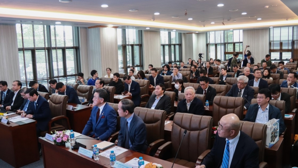 Các đại biểu, chuyên gia, nhà khoa học tham gia tọa đàm. Ảnh Thu Lương