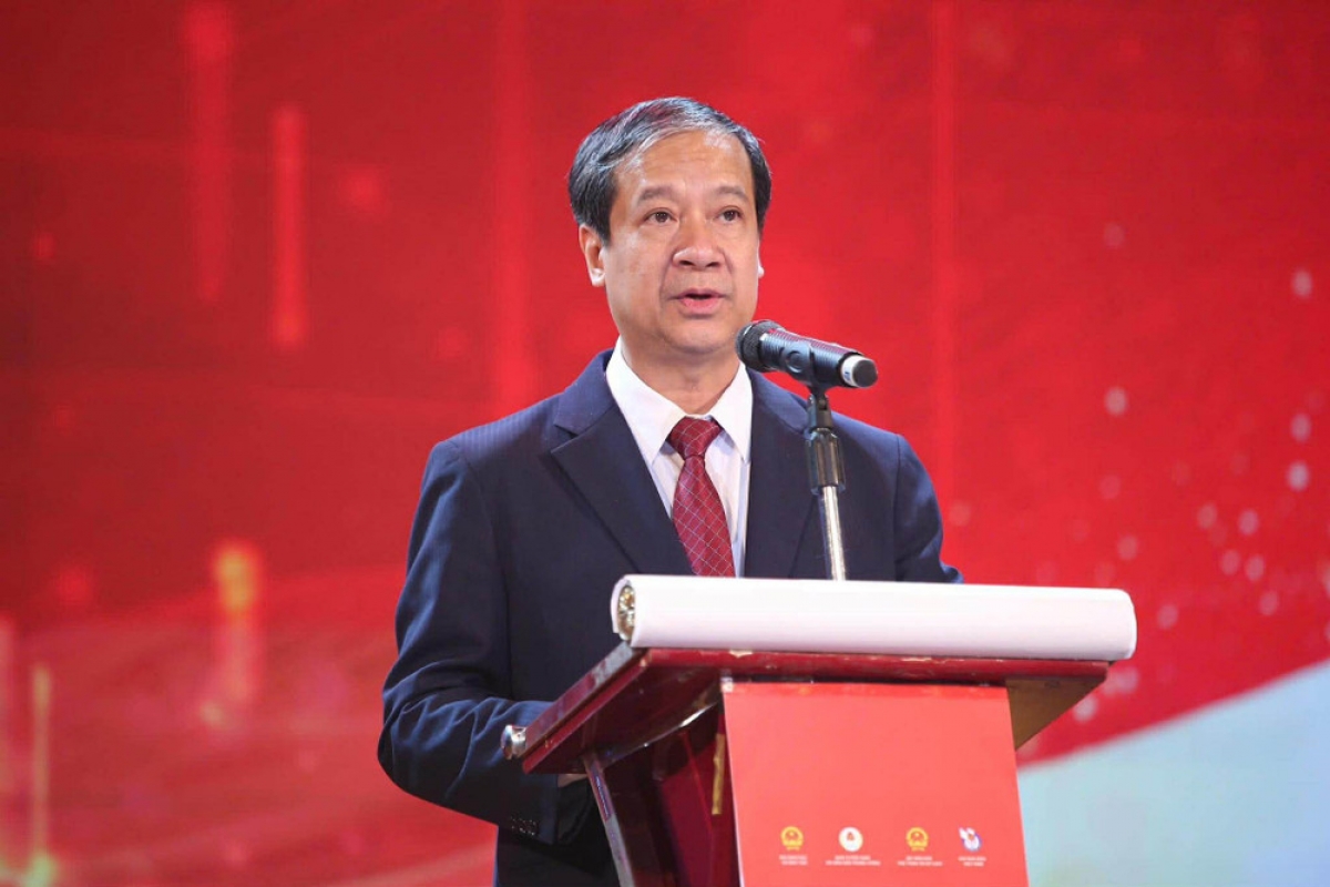 Bộ trưởng Bộ GD-ĐT Nguyễn Kim Sơn đánh giá cao các tác phẩm đoạt giải Báo chí toàn quốc vì sự nghiệp Giáo dục và Đào tạo năm 2025 (Ảnh: BTC)