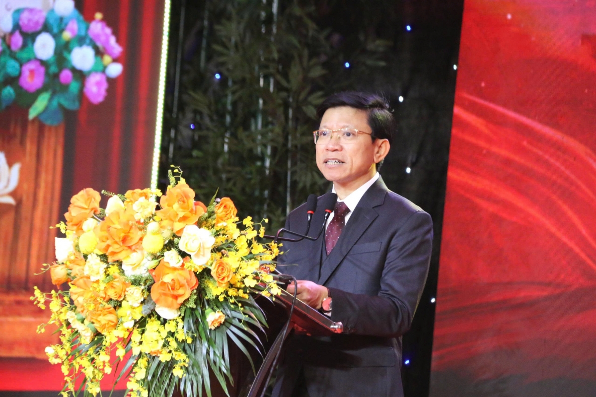 GS.TS Hoàng Anh Tuấn, Hiệu trưởng Trường ĐH Khoa học Xã hội và Nhân văn - ĐHQGHN phát biểu tại buổi lễ. (Ảnh: Thanh Hùng).