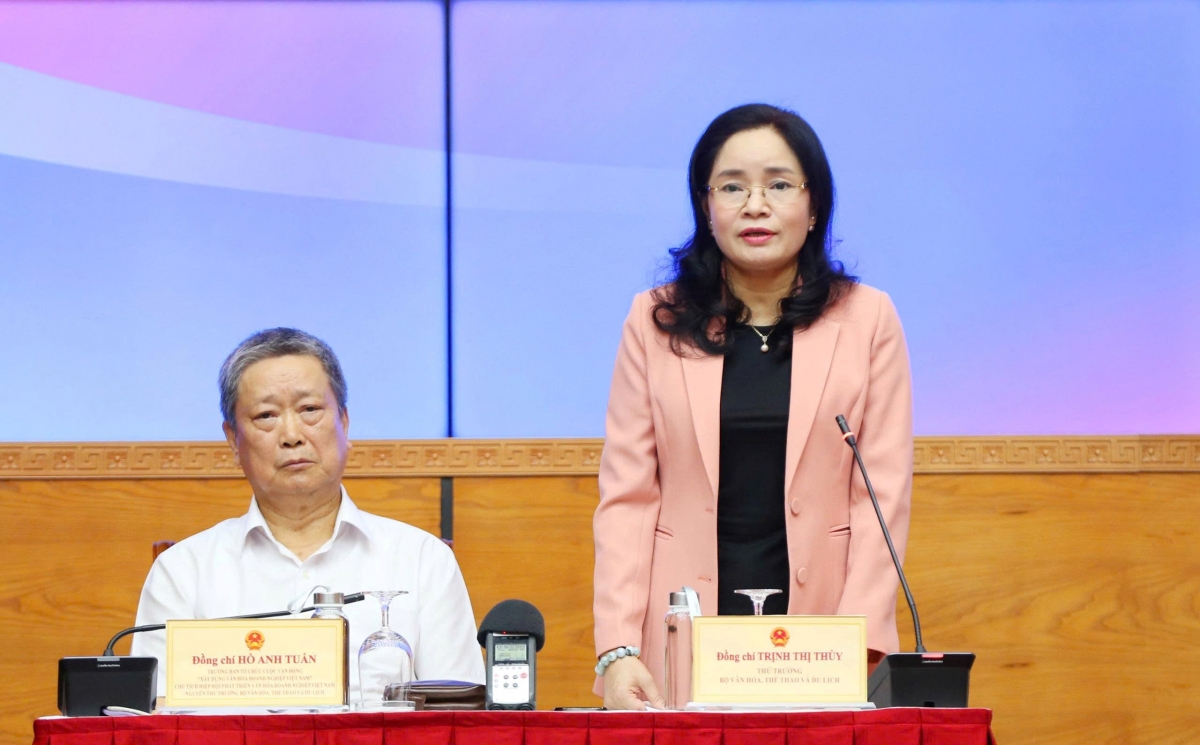 Thứ trưởng Bộ VHTTDL Trịnh Thị Thủy phát biểu tại cuộc họp báo. Ảnh: BTC