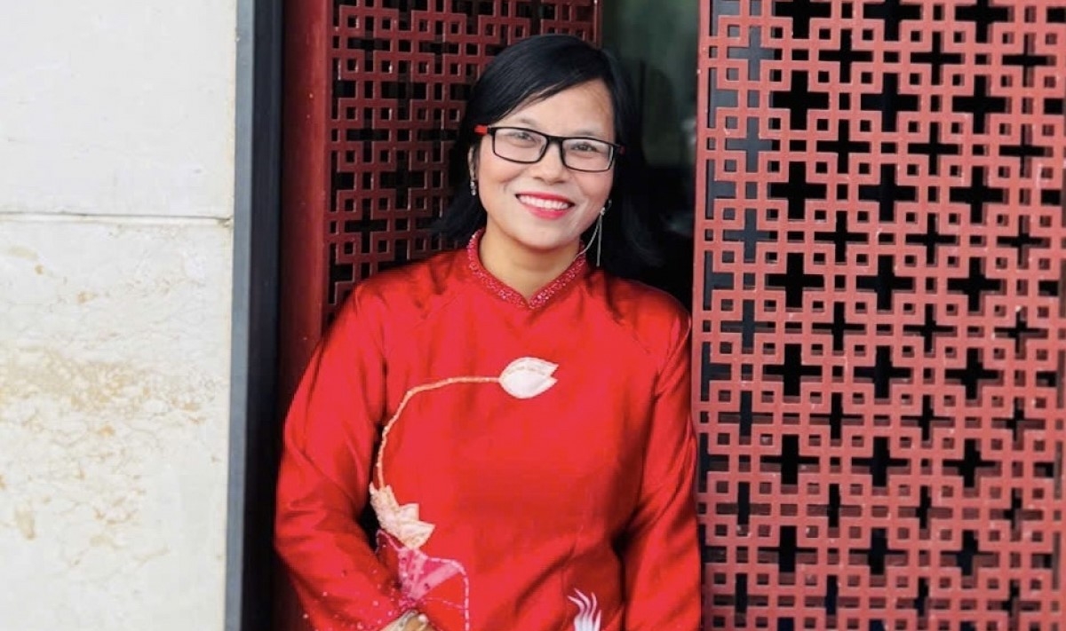 PGS.TS Nguyễn Thị Phương Thùy, giảng viên khoa Ngôn ngữ học, trường Đại học Khoa học Xã hội và Nhân văn, ĐH Quốc gia Hà Nội. Ảnh: NVCC