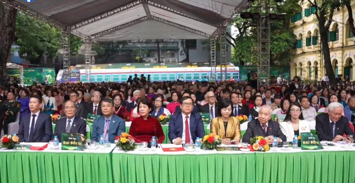 Các đại biểu tham dự lễ kỷ niệm 70 năm thành lập Trường THPT Việt Đức (Ảnh: BTC)