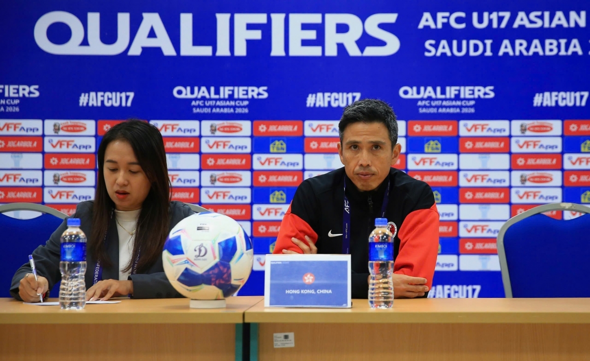 HLV Hosaka của U17 Hong Kong dành nhiều lời khen cho đội chủ nhà (Ảnh: Trọng Hiếu)