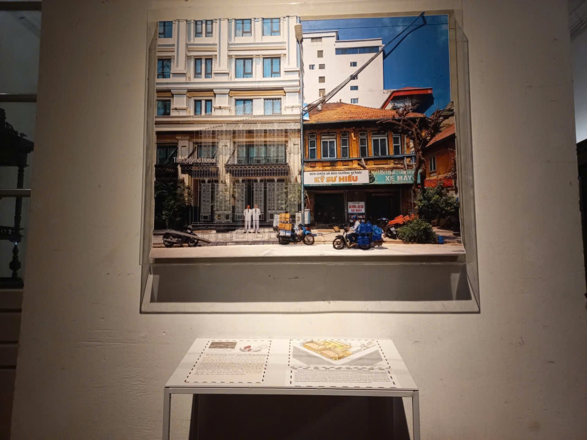 Các tác phẩm mang đến tinh thần “phục nguyên kiến trúc bằng nghệ thuật thị giác”. (Ảnh: Trần Ngọc Sơn)