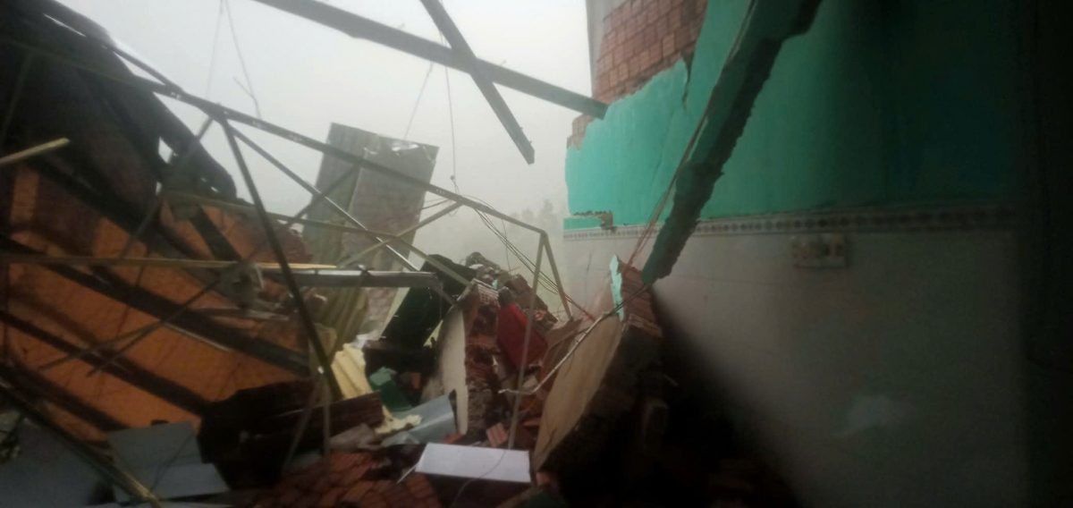 Sạt lở tại Trường phổ thông dân tộc Bán trú Tiểu học và THCS Sơn Long. Ảnh: Nhà trường cung cấp