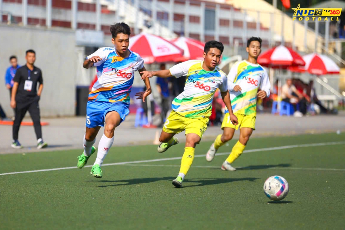 Đội bóng Đại học Huế (vàng) giành chiến thắng kịch tính trong loạt sút luân lưu (ảnh: BTC)