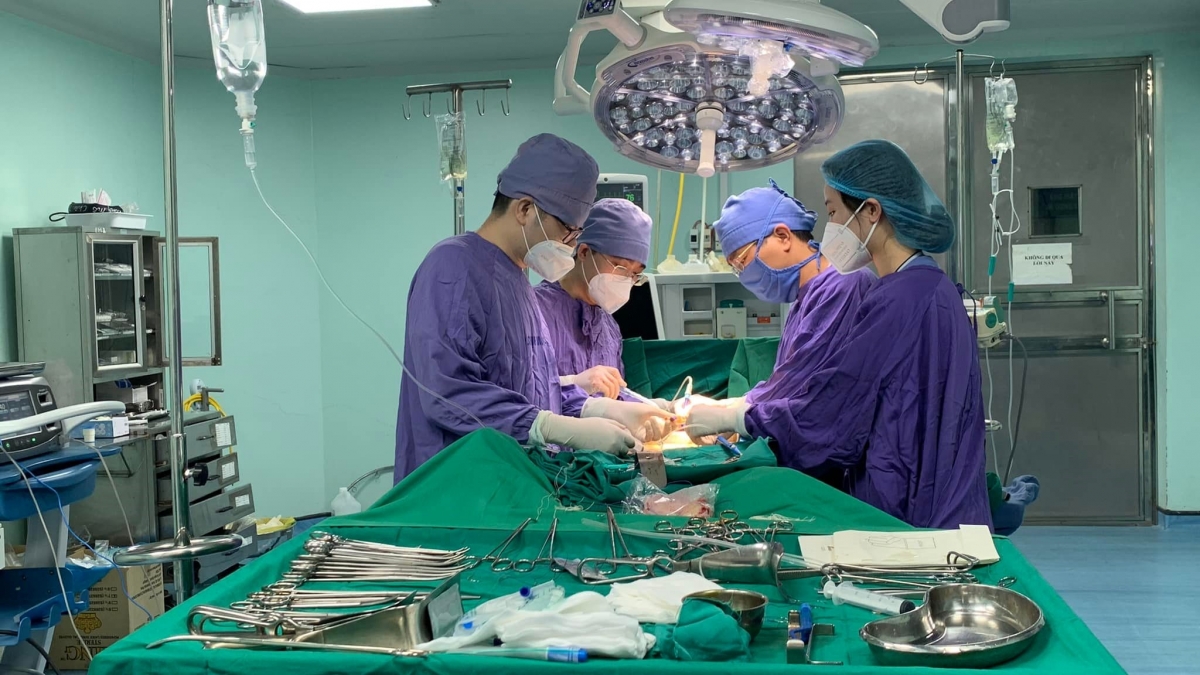 Chi phí điều trị bệnh ung thư là gánh nặng lớn đối với người bệnh dù đã có BHYT. Ảnh: BVCC