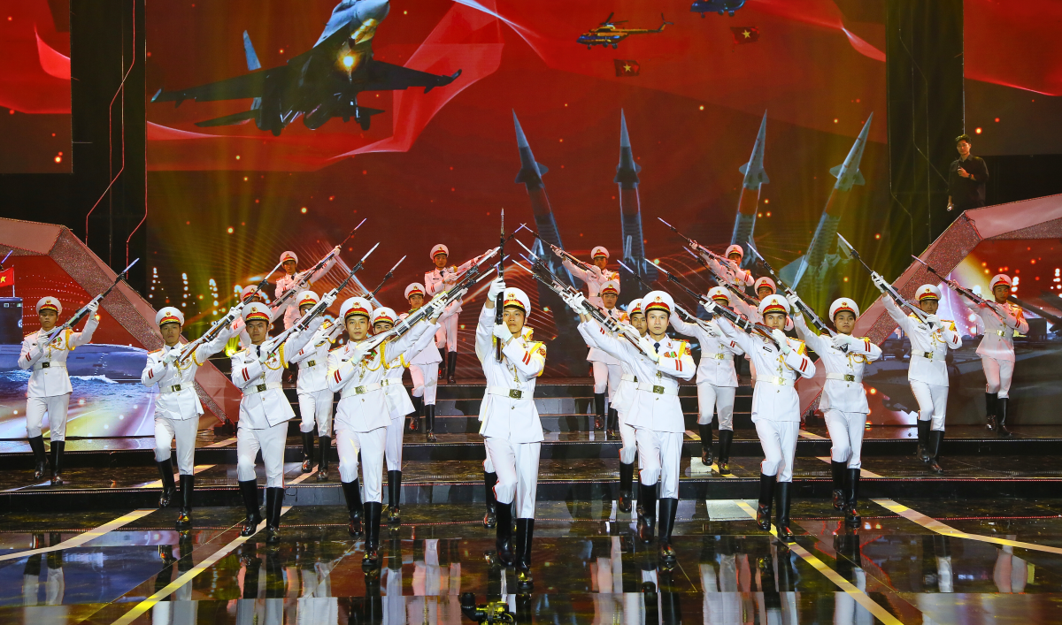 Hình ảnh thể hiện Quân đội NDVN chính quy, tinh nhuệ, hiện đại (Ảnh: VTV)