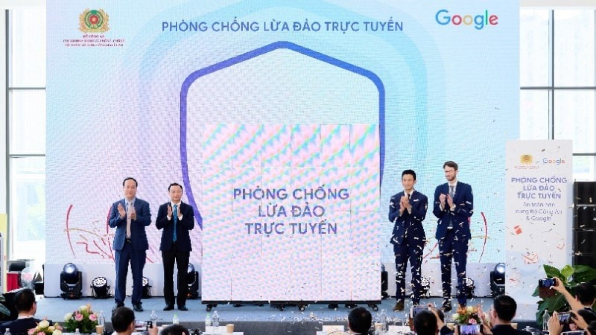 Bộ Công an và Google phát động chiến dịch phòng, chống lừa đảo trực tuyến góp phần giúp người dân nhận diện và phòng tránh các phương thức, thủ đoạn lừa đảo trực tuyến hiện nay. Ảnh: daibieunhandan.vn