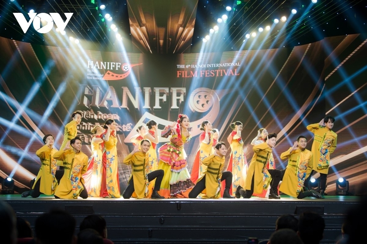 Bảo đảm sự phát triển đồng bộ trong toàn bộ hệ sinh thái công nghiệp văn hóa