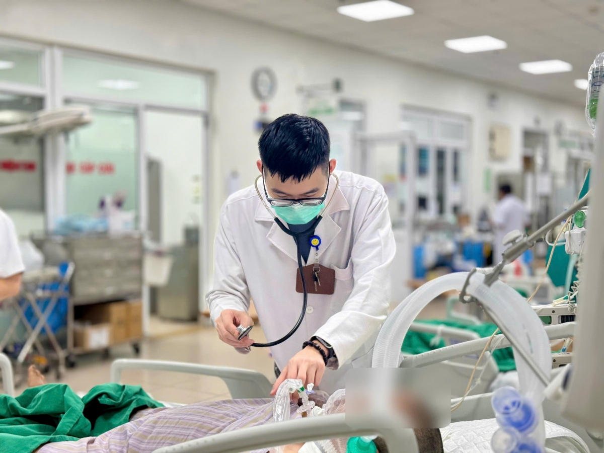 Bệnh nhân là chị T.T.H đang điều trị tại Bệnh viện Bệnh nhiệt đới TW (Ảnh: BVCC)