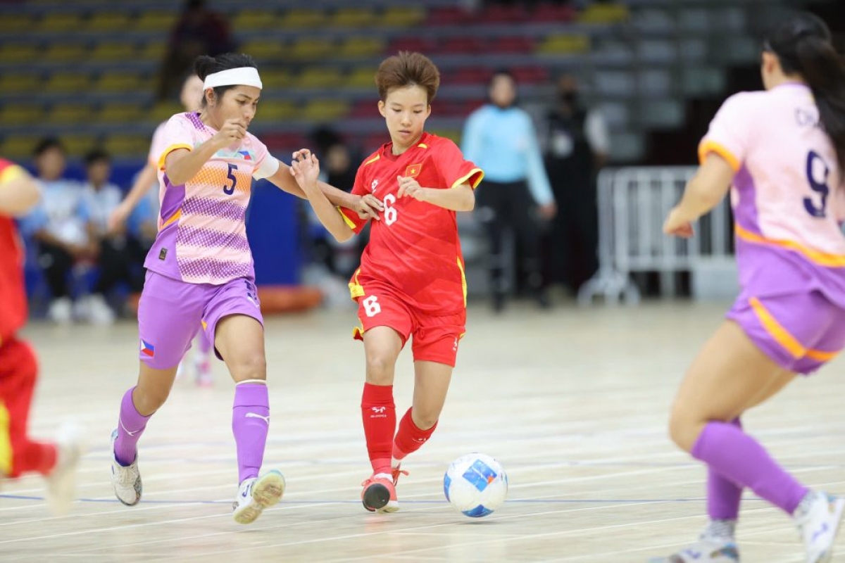 Đội tuyển futsal nữ Việt Nam trong trận đấu giàu thử thách
(Ảnh: Đức Cường)