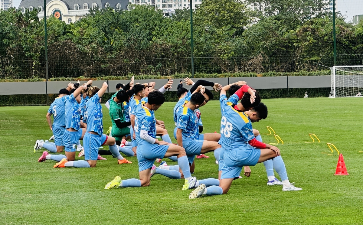 Các cầu thủ luyện tập chăm chỉ hướng tới VCK U23 Châu Á 2026