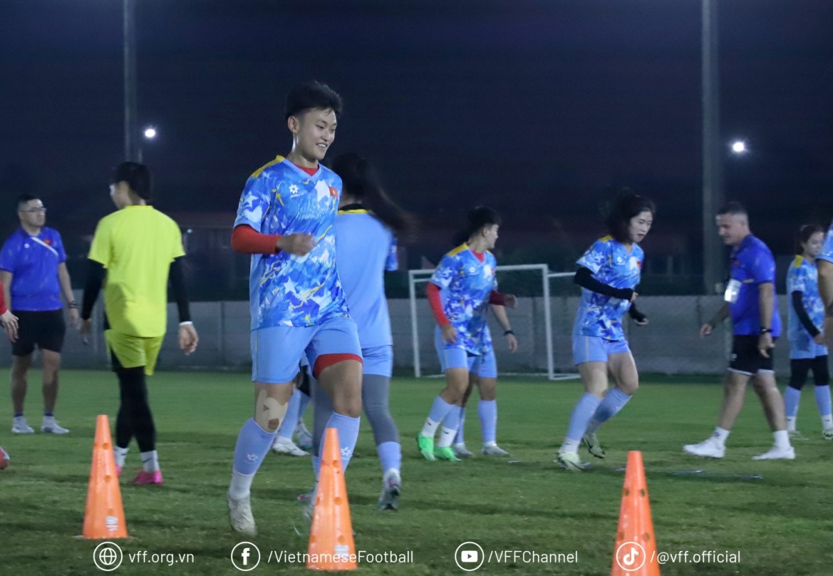Toàn đội có buổi luyện tập đầu tiên ngay trong chiều tối 2/12 (Ảnh VFF)