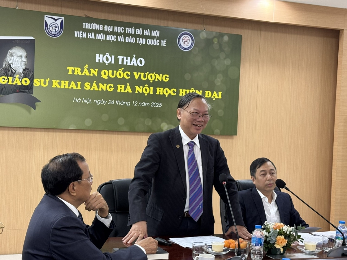 Giáo sư, Tiến sĩ, Nhà giáo Nhân dân Nguyễn Quang Ngọc phát biểu tại Hội thảo ( Ảnh : Thu Lương )