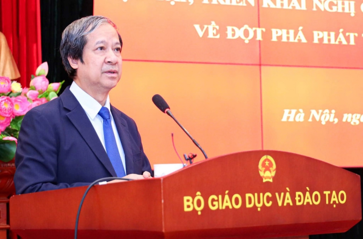 Đối với việc sắp xếp các cơ sở giáo dục ở địa phương, Bộ trưởng Nguyễn Kim Sơn đề nghị Giám đốc các Sở GD-ĐT khi tham mưu phương án sắp xếp cần linh hoạt, không áp dụng máy móc, phải căn cứ vào điều kiện thực tiễn (Ảnh: Moet)