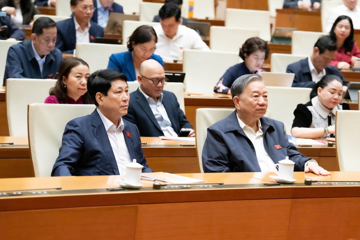 Tổng Bí thư Tô Lâm và Chủ tịch nước Lương Cường tại Phiên họp. Ảnh: quochoi.vn