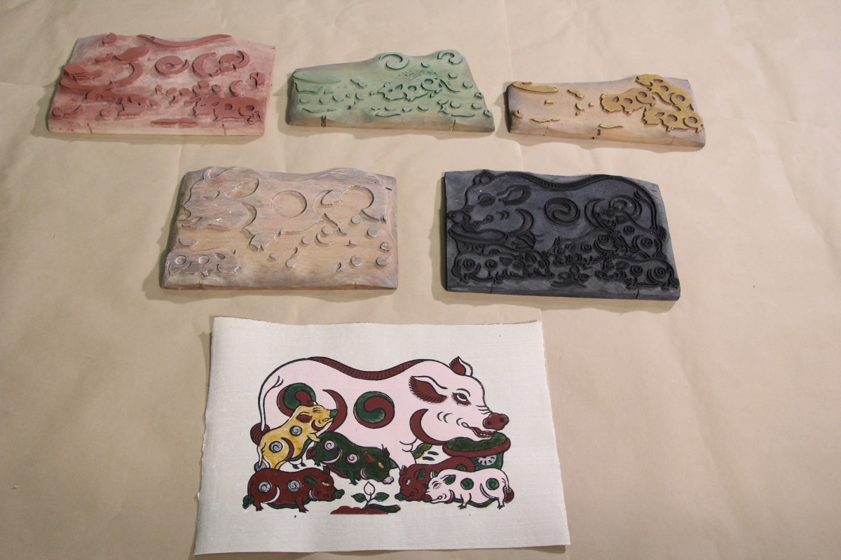 Các mẫu ván in màu và nét tranh Đông Hồ của Bắc Ninh. (Ảnh: Cục Di sản văn hóa)