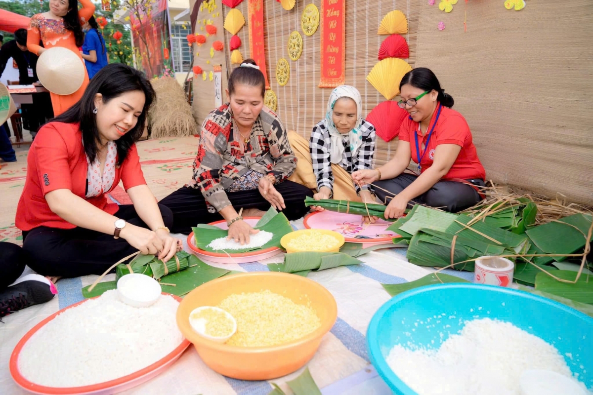 Phong trào “Tết Nhân Ái” của Hội Chữ Thập đỏ Việt Nam được thiết kế theo hướng tôn trọng tập quán văn hóa và truyền thống của người dân địa phương