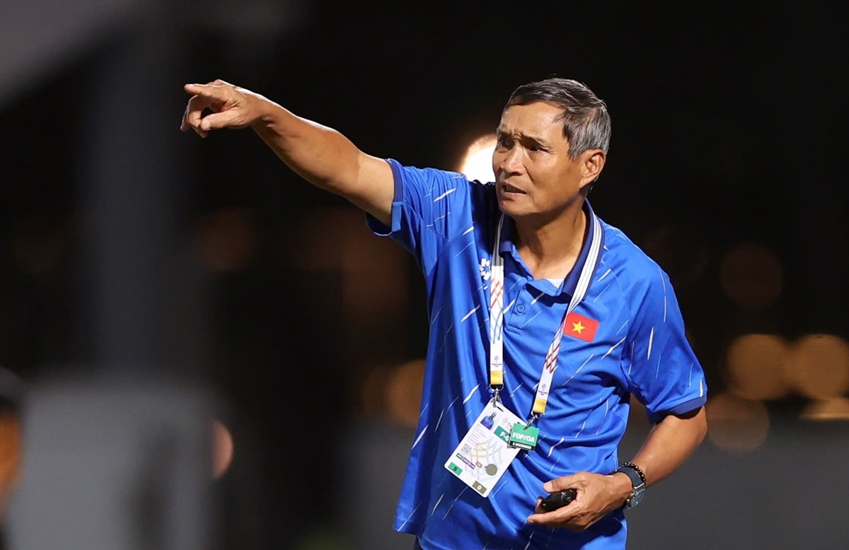 HLV Mai Đức Chung nhận trách nhiệm về trận thua tối 08/12 (Ảnh: VFF)