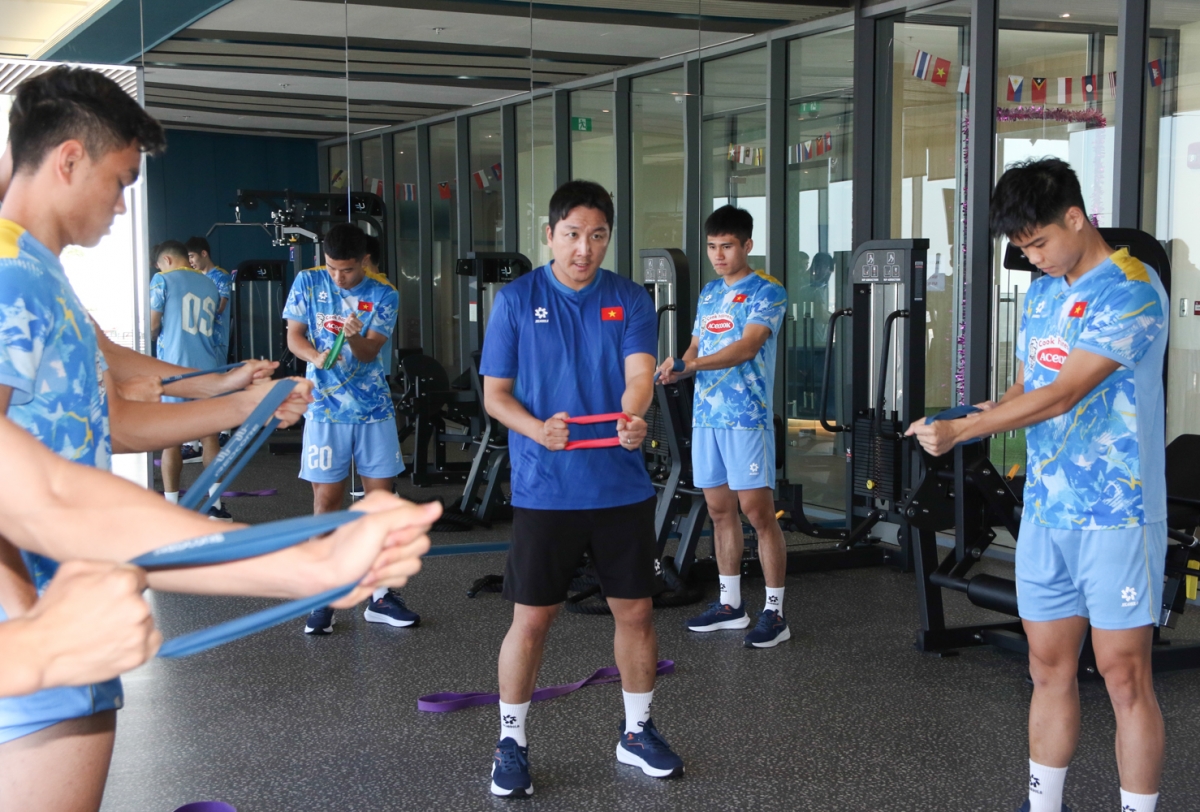 Các tuyển thủ tập gym vào sáng 07/12 (Ảnh: VFF)