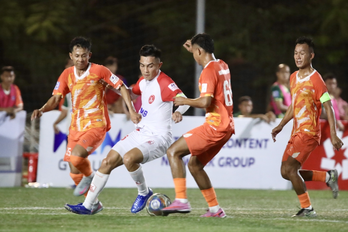 Thiên Khôi FC dù thiếu người vẫn giành chiến thắng 1-0 trước Nghiêm Phạm Holdings (ảnh: Vietfootball)
