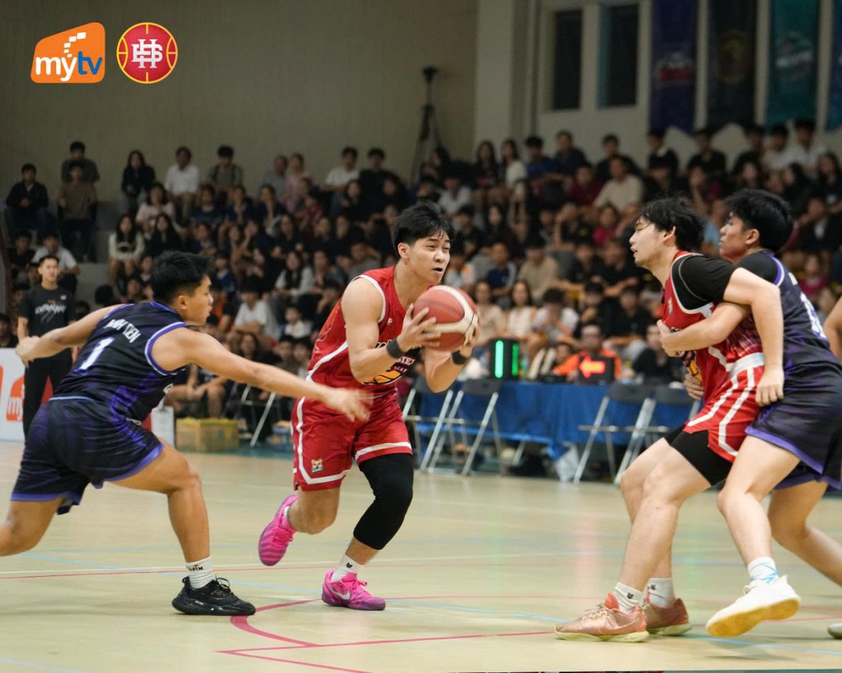 Trận chung kết là màn so tài giữa hai nhà vô địch khu vực THPT Nguyễn Siêu (Hà Nội)
và Vinschool Central Park (TP.HCM) (ảnh: BTC)