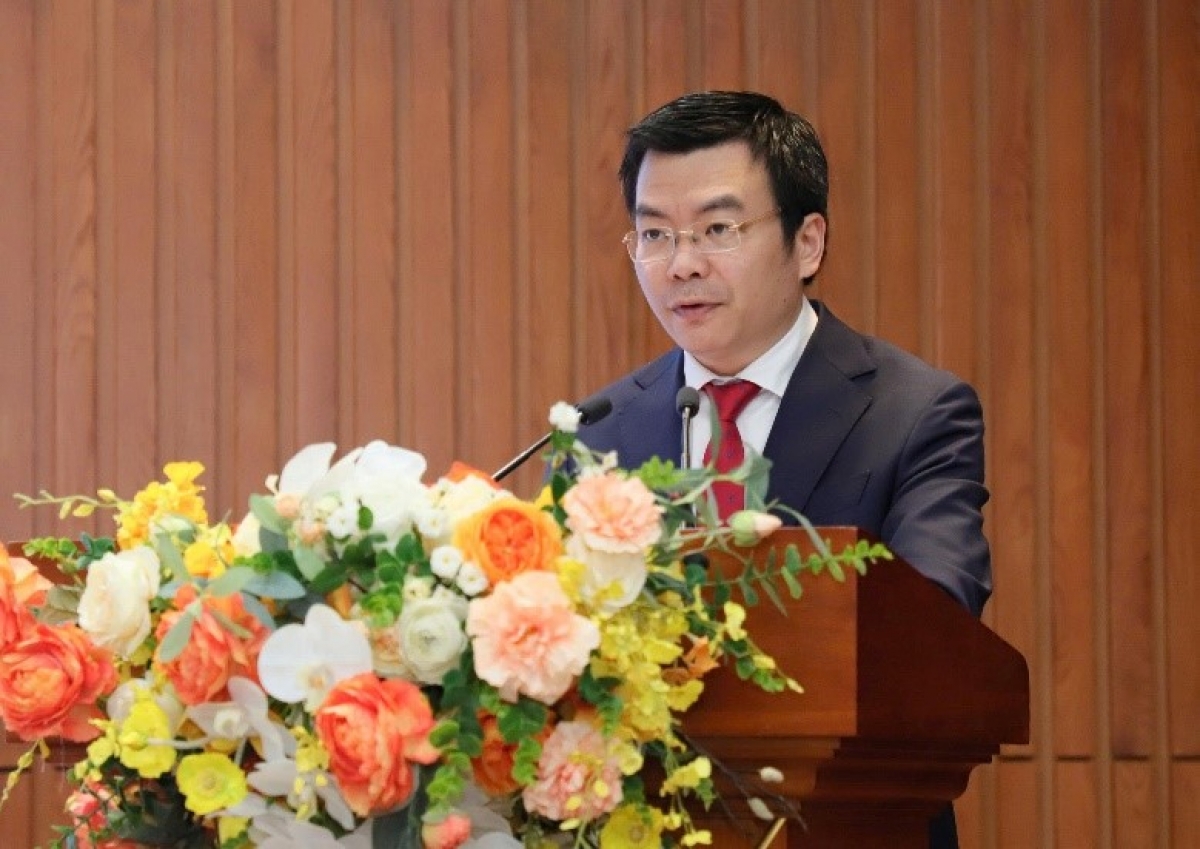 Tổng Giám đốc Bảo hiểm tiền gửi Việt Nam Đặng Duy Cường trình bày
Báo cáo kết quả công tác năm 2025 (Nguồn: BHTGVN)