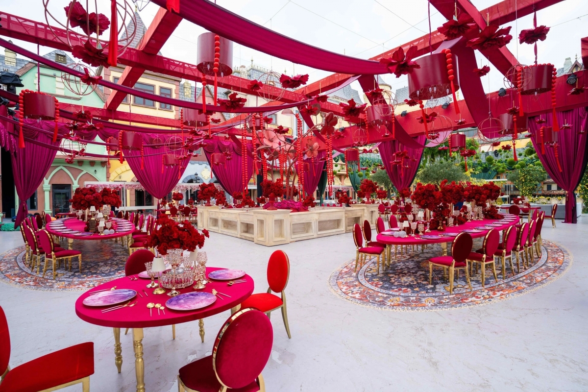 Không gian tiệc cưới tỉ phú Ấn Độ tại Phú Quốc. Ảnh: znews.vn