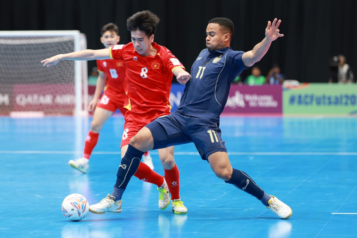 Đội tuyển futsal Việt Nam nhập cuộc bằng lối chơi tấn công đẹp mắt (Ảnh: AFC)