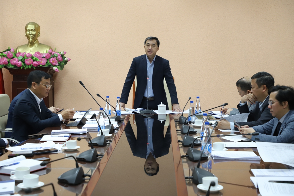 GS.TS Trần Văn Thuấn - Thứ trưởng Bộ Y tế, Trưởng Tiểu ban Y tế phục vụ Đại hội Đại biểu toàn quốc lần thứ XIV của Đảng chủ trì cuộc họp (Ảnh: Bộ Y tế)