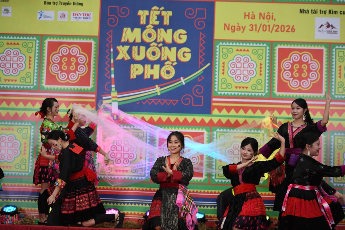 Tiết mục dự thi của sinh viên dân tộc Mông tỉnh Điện Biên. Ảnh: Phạm Sỹ